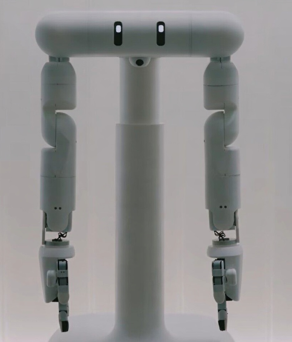 DEUX humanoid robot